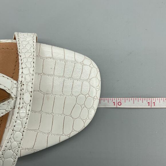 NEW Crevo Women’s Kaitlyn Snake Print Block Heels White Size 9 - Picture 7 of 10